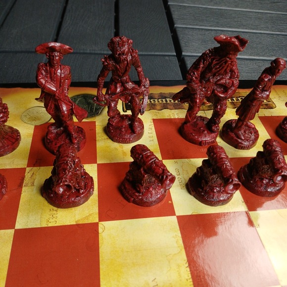 Disney Pirates of the Caribbean At Worlds End Chess Set  RARE Collector's Ed.-RB - Picture 4 of 15